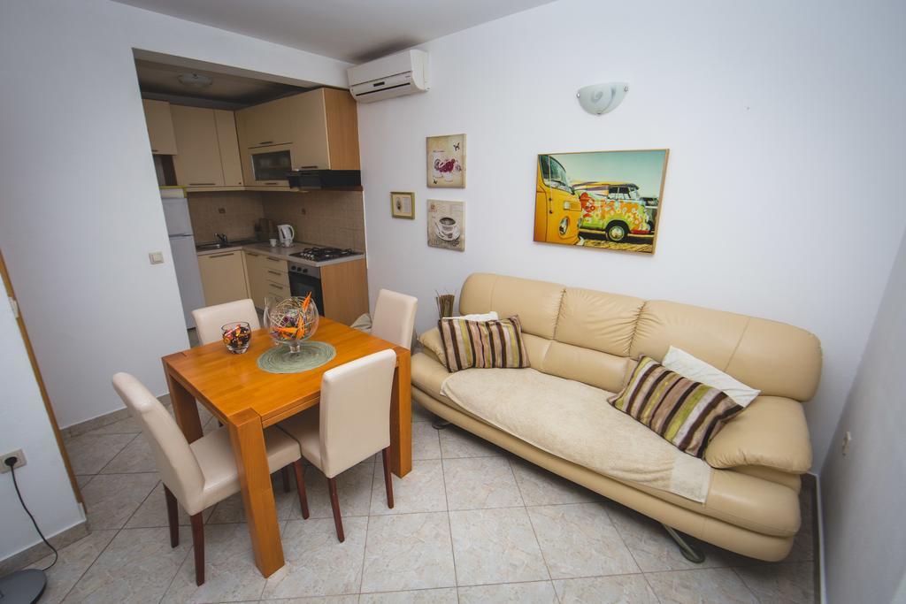 Apartment Karla&Nella Stobreč Екстериор снимка